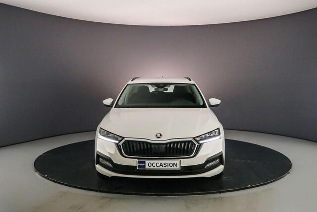 Skoda OCTAVIA Combi Business Edition 1.0 TSI 110pk Cruise control, Navigatie, Elektrische achterklep, Parkeersensoren, Airco, DAB, Radio, App connect, LED koplampen
