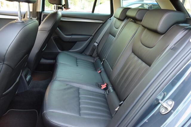 Skoda OCTAVIA Combi 1.0 TSI Greentech Style Business DSG Automaat | Org. NL | BOVAG Garantie | Achteruitrijcamera | Stoelverwarming | Lederen Bekleding | Full LED | Apple Carplay/Android Auto |
