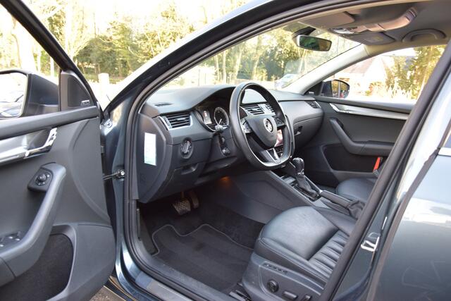 Skoda OCTAVIA Combi 1.0 TSI Greentech Style Business DSG Automaat | Org. NL | BOVAG Garantie | Achteruitrijcamera | Stoelverwarming | Lederen Bekleding | Full LED | Apple Carplay/Android Auto |