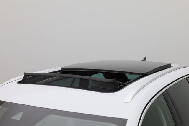 Skoda OCTAVIA Combi 1.5 e-TSI 150 pk DSG Business Edition Plus | Panoramadak | Geheugenstoel | Head-up display | Stoel-/achterbankverwarming | Achteruitrijcamera