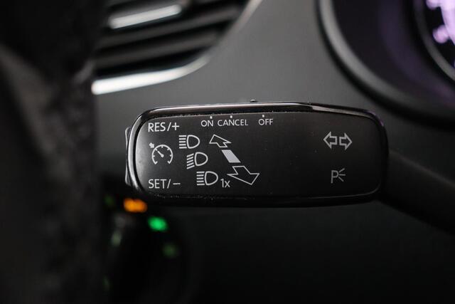 Skoda OCTAVIA 1.6 TDI Ambition | Trekhaak | Carplay | Navigatie | Climate control | PDC | Cruise control | Getint glas