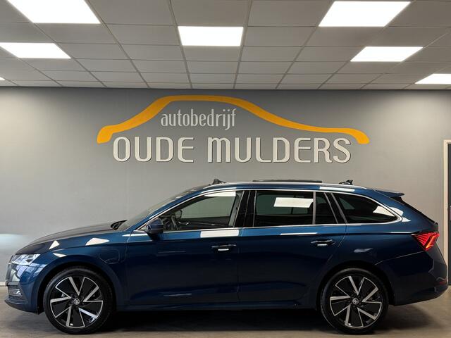Skoda OCTAVIA Combi 1.4 TSI iV PHEV Panoramadak/Massagestoelen/Parkeersensoren