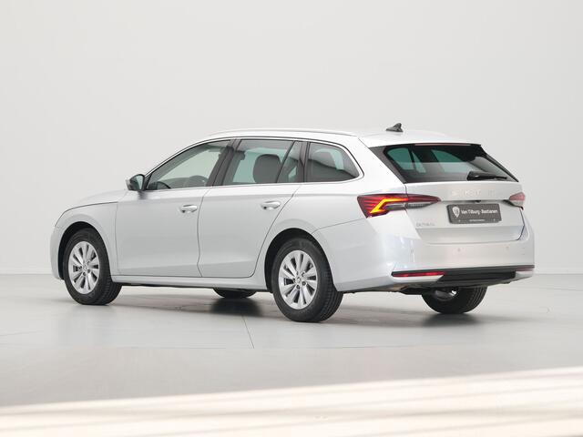 Skoda OCTAVIA Combi 1.5 TSI MHEV Business Edition Navigatie Keyless Privacy Glas Lm Velgen Nieuw Model