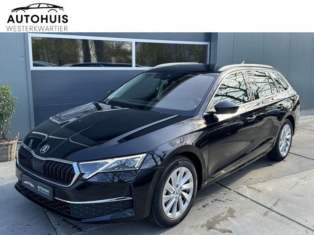 Skoda OCTAVIA Combi FL 1.5 TSI 150pk DSG MHEV Selection LED Matrix Virtual Cockpit Camera Navigatie FACELIFT