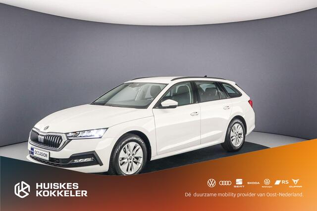 Skoda OCTAVIA Combi Business Edition 1.0 TSI 110pk Navigatie, Elektrische achterklep, Cruise control, Airco, DAB, Radio, Parkeersensoren, LED koplampen