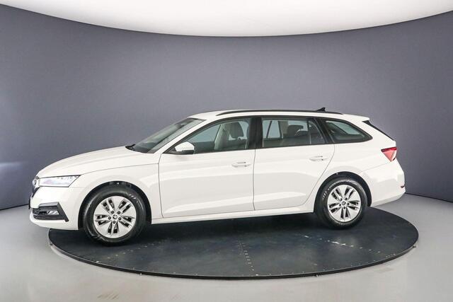 Skoda OCTAVIA Combi Business Edition 1.0 TSI 110pk Navigatie, Elektrische achterklep, Cruise control, Airco, DAB, Radio, Parkeersensoren, LED koplampen