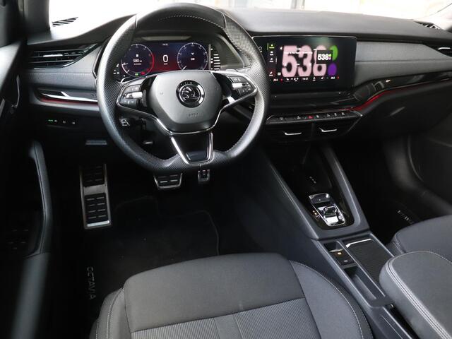Skoda OCTAVIA Combi Sportline 1.5 e-TSI 150pk AUTOMAAT | Panoramadak | Adaptieve cruise control | Stoel- & stuurverwarming | Apple Carplay / Android Auto |