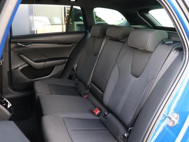 Skoda OCTAVIA Combi Sportline 1.5 e-TSI 150pk AUTOMAAT | Panoramadak | Adaptieve cruise control | Stoel- & stuurverwarming | Apple Carplay / Android Auto |