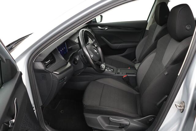 Skoda OCTAVIA 1.0 TSI Business Edition | Carplay | Navigatie | Full LED | Parkeerhulp | Virtual Cockpit | Climate control | Cruise control