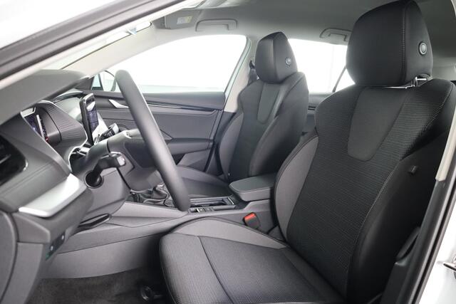 Skoda OCTAVIA Combi Edition 1.5 TSI 115 pk 6 versn. Hand | Trekhaak wegklapbaar