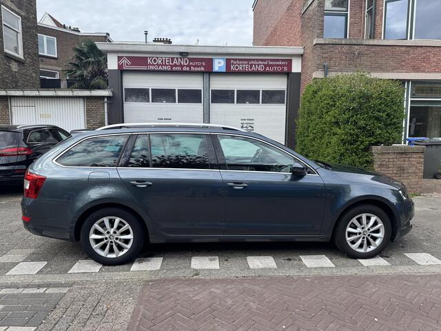 Skoda OCTAVIA Combi 1.0 TSI Greentech Ambition Business