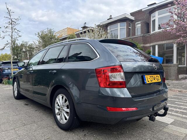 Skoda OCTAVIA Combi 1.0 TSI Greentech Ambition Business
