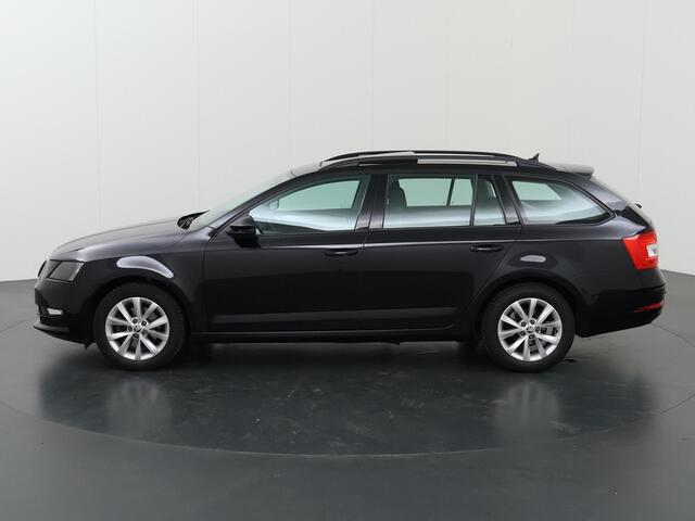 Skoda OCTAVIA Combi 1.0 TSI Greentech Ambition Business | Trekhaak | Panoramadak | Cruise Control | Climate Control |