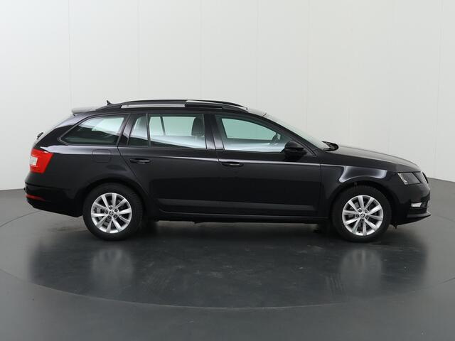 Skoda OCTAVIA Combi 1.0 TSI Greentech Ambition Business | Trekhaak | Panoramadak | Cruise Control | Climate Control |