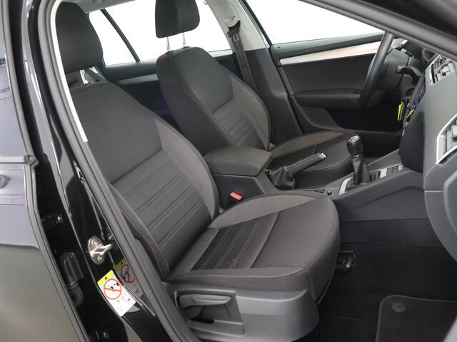 Skoda OCTAVIA Combi 1.0 TSI Greentech Ambition Business | Trekhaak | Panoramadak | Cruise Control | Climate Control |