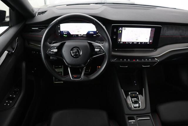 Skoda OCTAVIA 1.4 TSI RS iV PHEV | Head-Up | Stoel & stuurverwarming | Adaptive cruise | Standkachel | Matrix LED | Massage | Alcantara | Camera | Carplay | Memory | Canton Sound | Virtual Cockpit | Side Assist