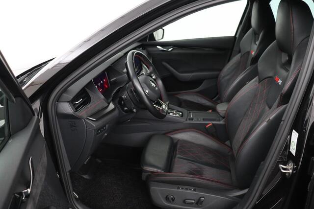 Skoda OCTAVIA 1.4 TSI RS iV PHEV | Head-Up | Stoel & stuurverwarming | Adaptive cruise | Standkachel | Matrix LED | Massage | Alcantara | Camera | Carplay | Memory | Canton Sound | Virtual Cockpit | Side Assist