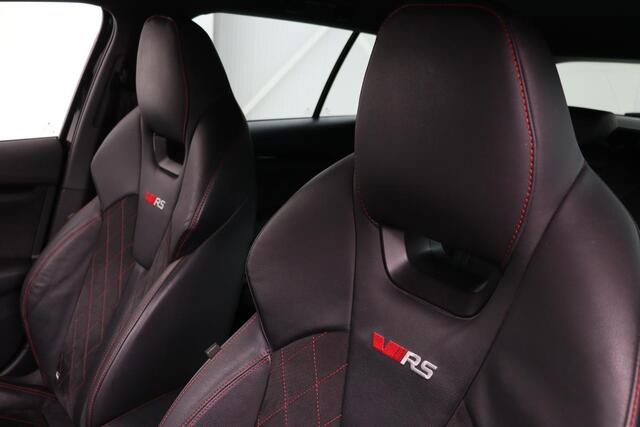 Skoda OCTAVIA 1.4 TSI RS iV PHEV | Head-Up | Stoel & stuurverwarming | Adaptive cruise | Standkachel | Matrix LED | Massage | Alcantara | Camera | Carplay | Memory | Canton Sound | Virtual Cockpit | Side Assist