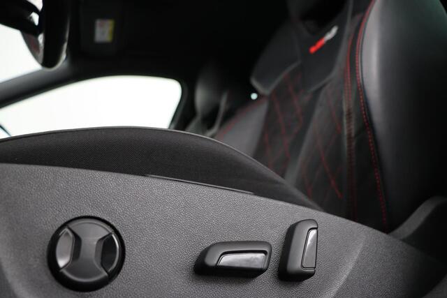 Skoda OCTAVIA 1.4 TSI RS iV PHEV | Head-Up | Stoel & stuurverwarming | Adaptive cruise | Standkachel | Matrix LED | Massage | Alcantara | Camera | Carplay | Memory | Canton Sound | Virtual Cockpit | Side Assist