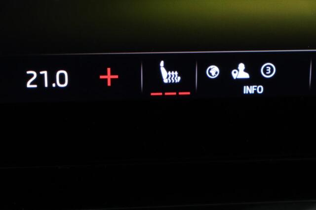 Skoda OCTAVIA 1.4 TSI RS iV PHEV | Head-Up | Stoel & stuurverwarming | Adaptive cruise | Standkachel | Matrix LED | Massage | Alcantara | Camera | Carplay | Memory | Canton Sound | Virtual Cockpit | Side Assist