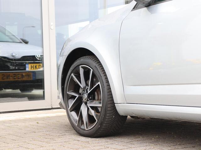 Skoda OCTAVIA Combi 1.5 TSI 150 pk DSG Greentech Sport Business | Navigatie | Trekhaak | Climatronic | SmartLink | PDC | Cruise Control | Stoelverwarming | 18'' LM |