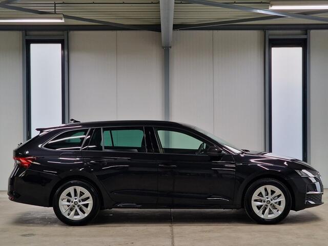 Skoda OCTAVIA Combi 1.5 TSI MHEV 150pk Facelift | Infotainment Pack | Trekhaak | Travel Pack |