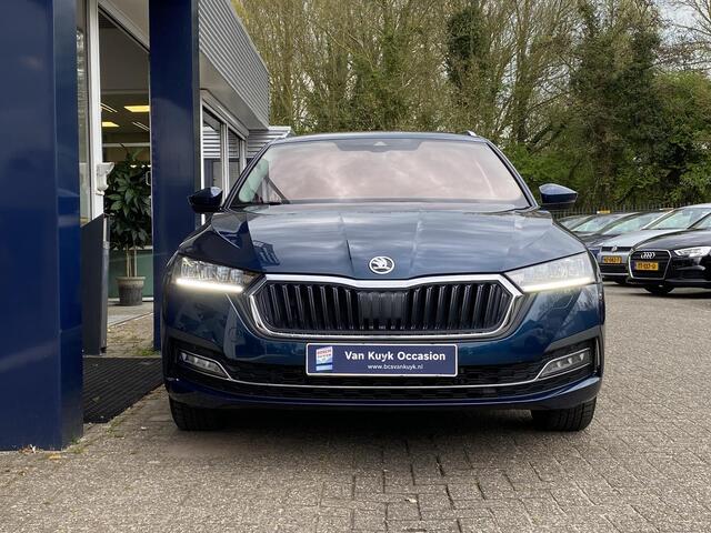 Skoda OCTAVIA Combi 1.0 e-TSI Business Edition Plus / 110 Pk / Automaat / NL-Auto / 1e-Eigenaar / Keyless / Digitale Cockpit / LED / DAB / Apple-Carplay & Aindrod Auto / Navi / Camera / Adaptieve Cruise-Control / Stuur+Stoelverwarming / Bestuurdersstoel met Geheugen / 