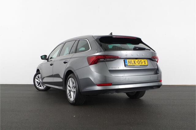 Skoda OCTAVIA Combi 1.4 TSI iV PHEV Style > Camera/Trekhaak/Adaptive onderstel DCC...