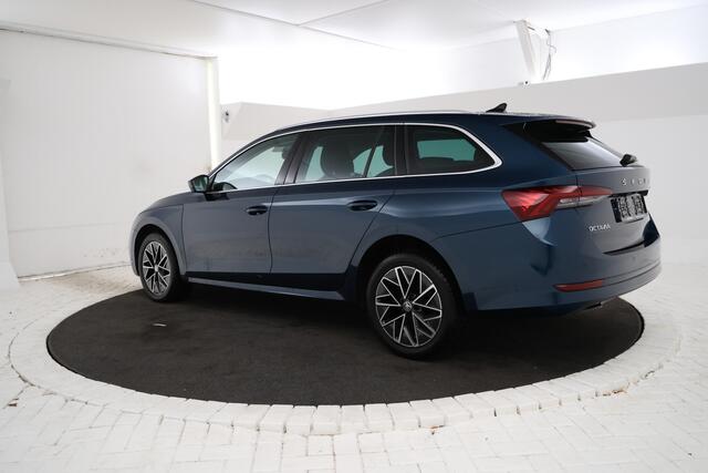 Skoda OCTAVIA Combi 2.0 TDI Greentech Style Business Airco, Navigatie, Apple Carplay,