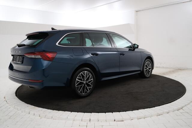 Skoda OCTAVIA Combi 2.0 TDI Greentech Style Business Airco, Navigatie, Apple Carplay,