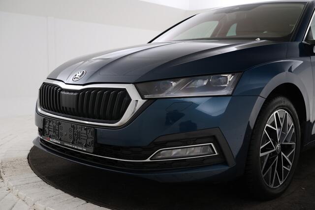 Skoda OCTAVIA Combi 2.0 TDI Greentech Style Business Airco, Navigatie, Apple Carplay,