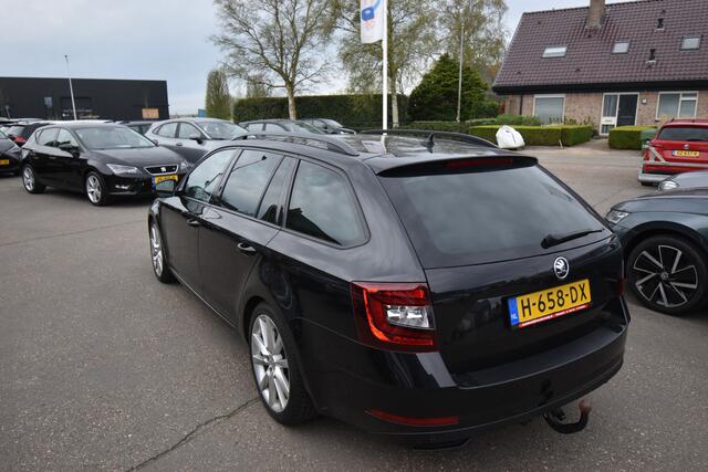 Skoda OCTAVIA Combi 1.5 TSI Greentech Sport Business , TREKHAAK , NAVI , CIMATR , CR CONTR ,
