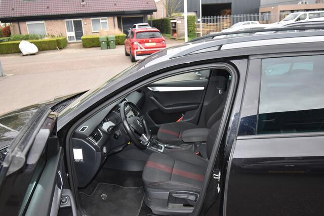 Skoda OCTAVIA Combi 1.5 TSI Greentech Sport Business , TREKHAAK , NAVI , CIMATR , CR CONTR ,