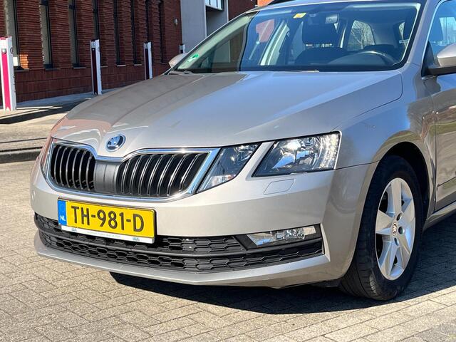 Skoda OCTAVIA Combi 1.0 TSI Greentech Ambition Business CarPlay