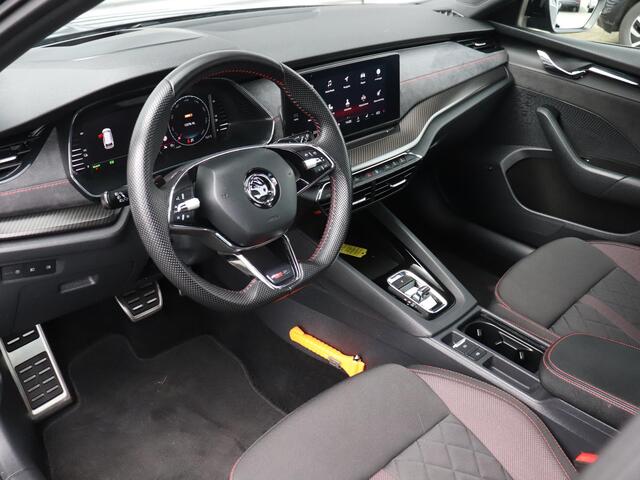 Skoda OCTAVIA Combi 1.4 TSI RS iV PHEV 245pk | Panoramadak | Head-Up Display | Elektr. bestuurdersstoel | Adaptieve cruise control |