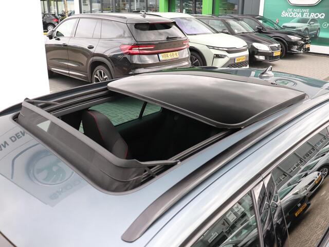 Skoda OCTAVIA Combi 1.4 TSI RS iV PHEV 245pk | Panoramadak | Head-Up Display | Elektr. bestuurdersstoel | Adaptieve cruise control |