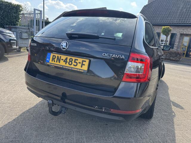 Skoda OCTAVIA Combi 1.6 TDI Greentech Ambition Business DSG