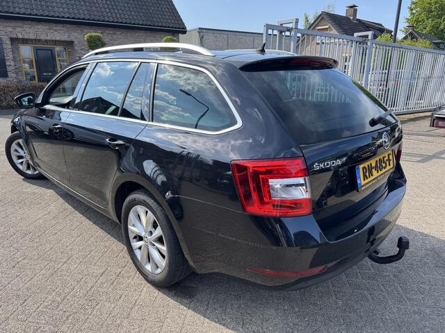 Skoda OCTAVIA Combi 1.6 TDI Greentech Ambition Business DSG