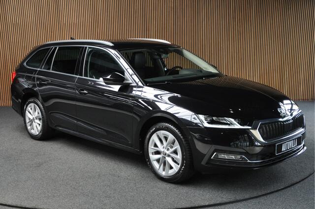 Skoda OCTAVIA Combi 1.4 TSI iV PHEV Leder Memory Camera ACC Stuurverwarming Ambient Keyless Virtual Headup