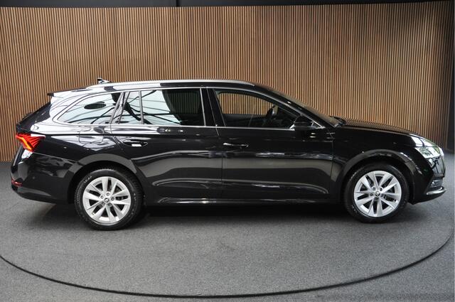 Skoda OCTAVIA Combi 1.4 TSI iV PHEV Leder Memory Camera ACC Stuurverwarming Ambient Keyless Virtual Headup