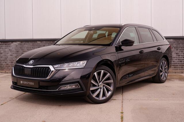 Skoda OCTAVIA Combi 1.4 TSI iV PHEV Sportline Business | Head-Up | Carplay | LED | Sfeerverl. Camera | Memory