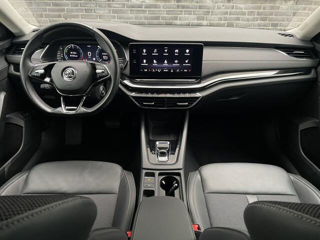 Skoda OCTAVIA Combi 1.4 TSI iV PHEV Sportline Business | Head-Up | Carplay | LED | Sfeerverl. Camera | Memory