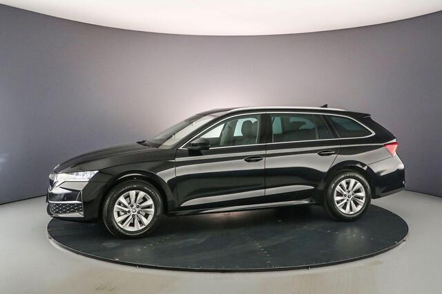 Skoda OCTAVIA Combi Business Edition 1.5 eTSI 115pk DSG Automaat Adaptive cruise control, Achteruitrijcamera, Navigatie, Verwarmde voorruit, Elektrische achterklep, Stoelverwarming