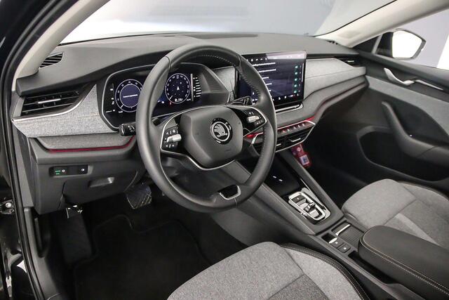 Skoda OCTAVIA Combi Business Edition 1.5 eTSI 115pk DSG Automaat Adaptive cruise control, Achteruitrijcamera, Navigatie, Verwarmde voorruit, Elektrische achterklep, Stoelverwarming