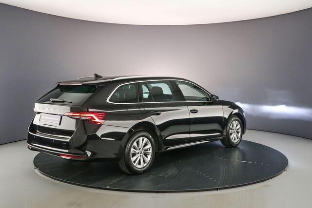 Skoda OCTAVIA Combi Business Edition 1.5 eTSI 115pk DSG Automaat Adaptive cruise control, Achteruitrijcamera, Navigatie, Verwarmde voorruit, Elektrische achterklep, Stoelverwarming