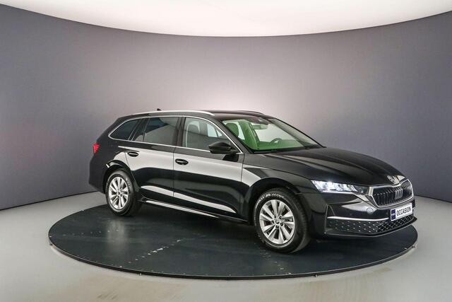 Skoda OCTAVIA Combi Business Edition 1.5 eTSI 115pk DSG Automaat Adaptive cruise control, Achteruitrijcamera, Navigatie, Verwarmde voorruit, Elektrische achterklep, Stoelverwarming