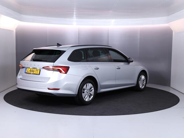Skoda OCTAVIA Combi 1.0 TSI Business Edition 110 pk | Navigatie | Parkeersensoren | Cruise control | Autom. airco | LED koplampen | Digitaal instrumentenpaneel |