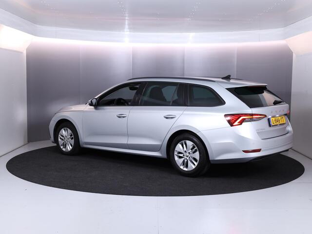 Skoda OCTAVIA Combi 1.0 TSI Business Edition 110 pk | Navigatie | Parkeersensoren | Cruise control | Autom. airco | LED koplampen | Digitaal instrumentenpaneel |