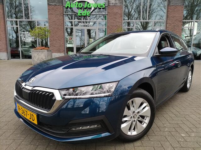 Skoda OCTAVIA Combi 1.0 e-TSI DSG Business Edition Elektrische achterklep - Digitaal dashboard - Parkeersensoren V+A