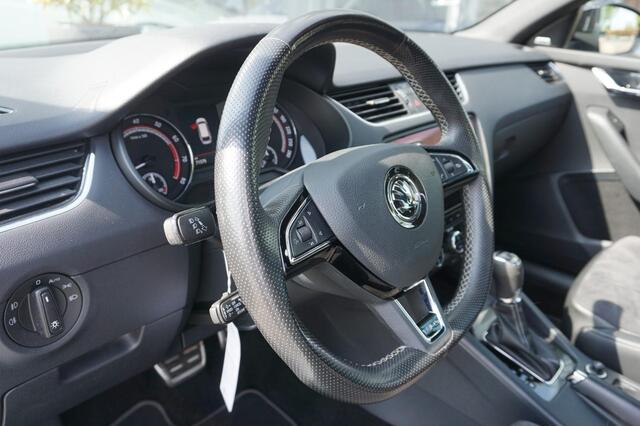 Skoda OCTAVIA Combi 2.0 TSI RS 245 PANORAMADAK